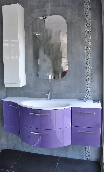 meuble salle de bain violet