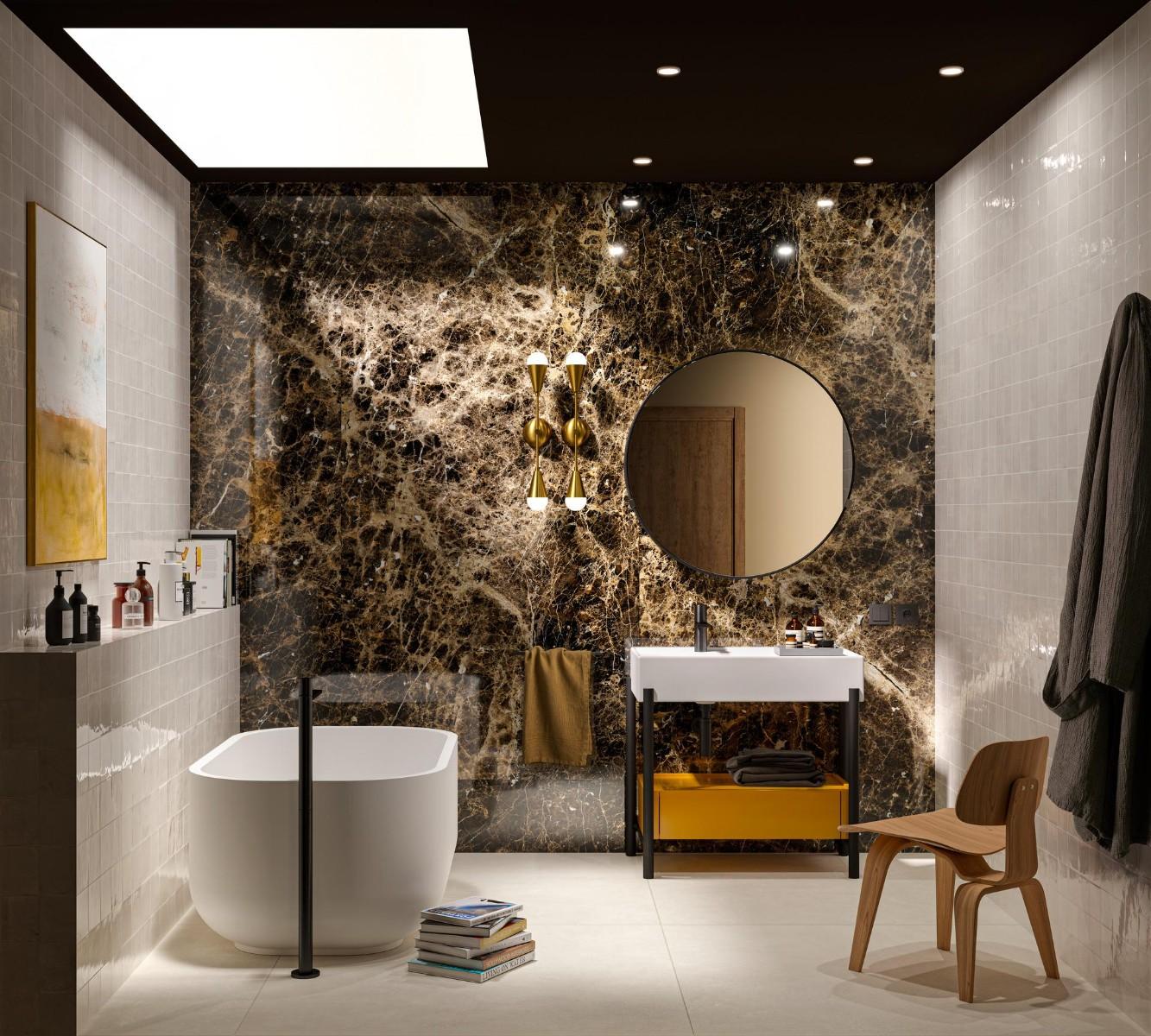 Salle de bains tendance avec une baignoire îlot et du carrelage effet  marbre, Lille, Douai, Lens, Le Touquet