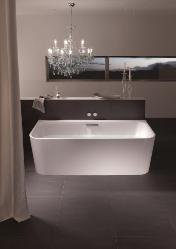 Baignoire semi îlot