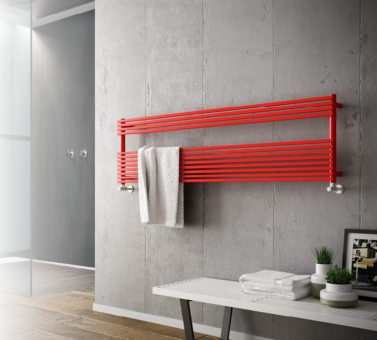 Radiateur sèche serviette installé à l'horizontal