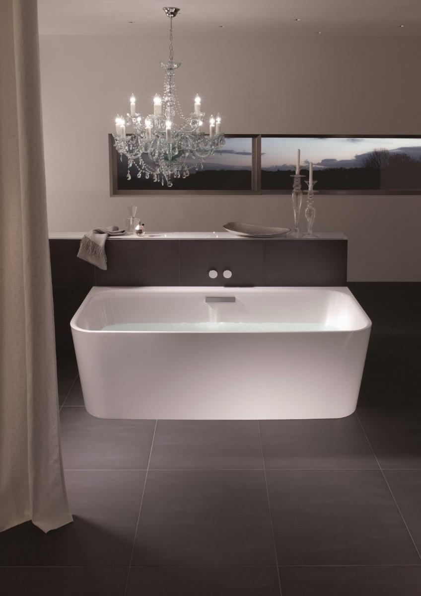 Baignoire semi îlot
