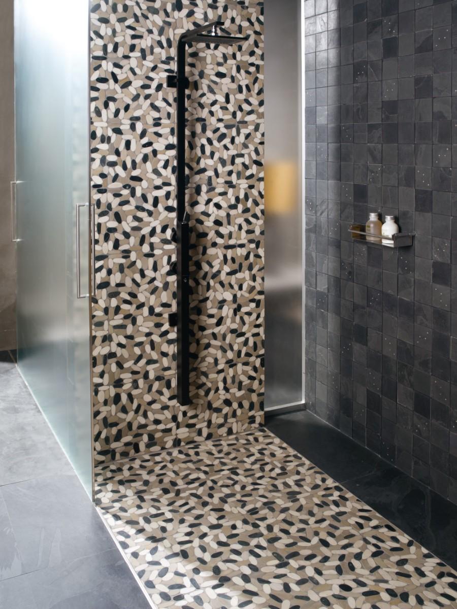 Douche à l'italienne carrelage mosaïque - Merrheim