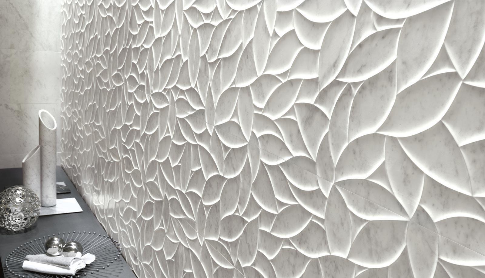 Carrelage mural structuré effet marbre