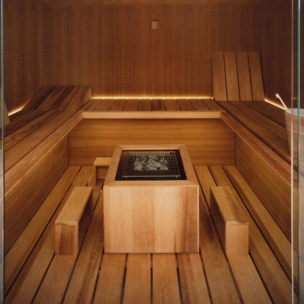 Sauna avec bans suspendus