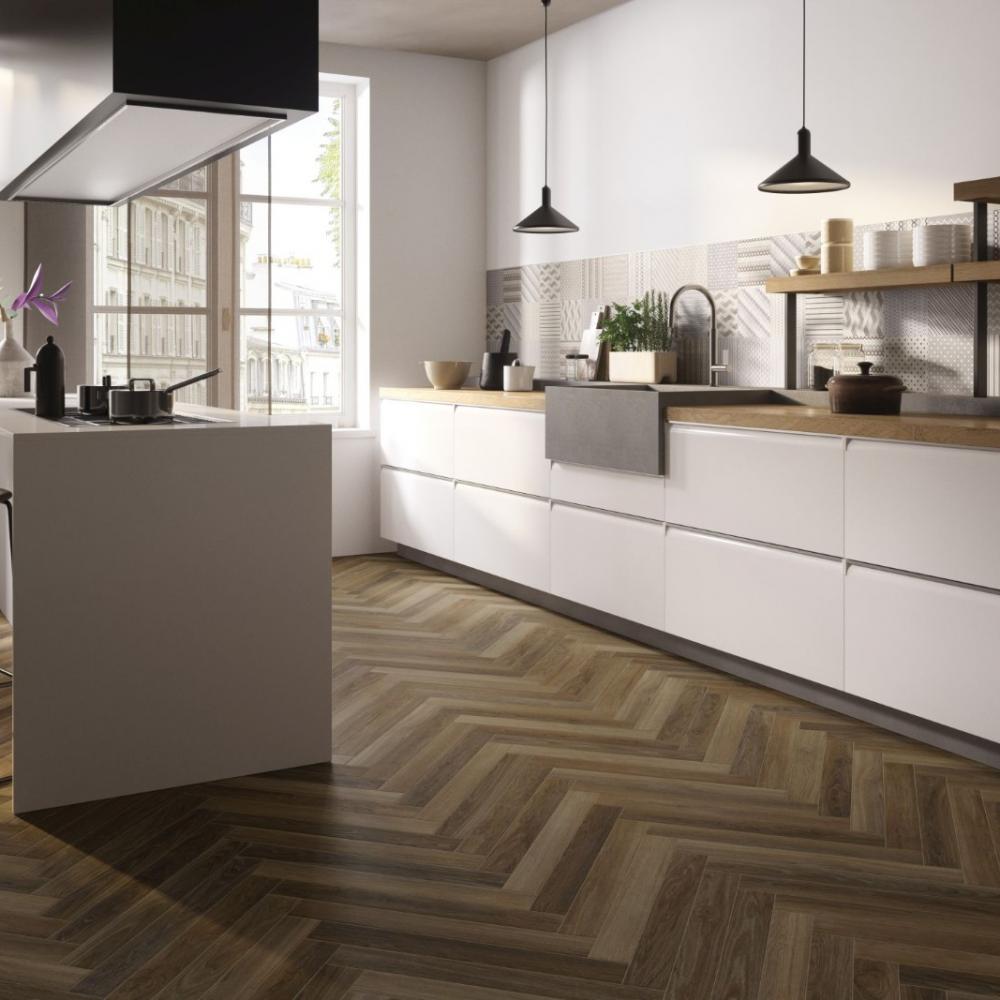 Carrelage sol imitation parquet posé en chevron